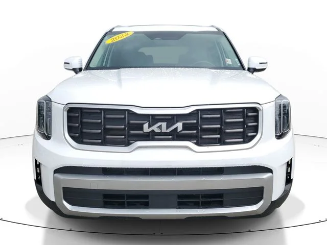 Used 2023 White Kia S image 2