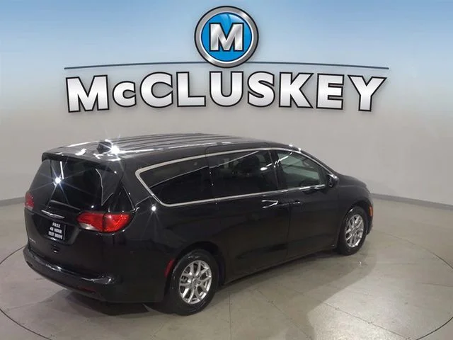 Used 2023 Black Chrysler LX image 30