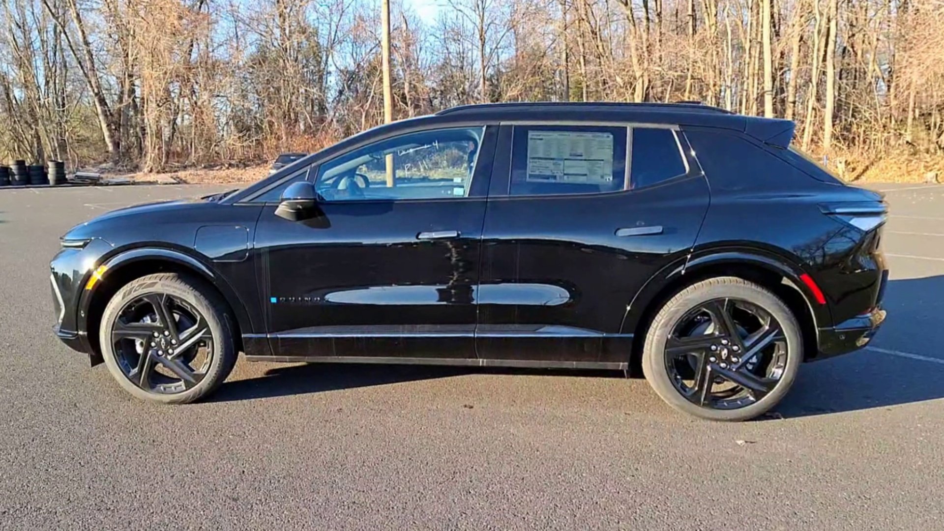 2025 Chevrolet Equinox EV RS - Photo 24