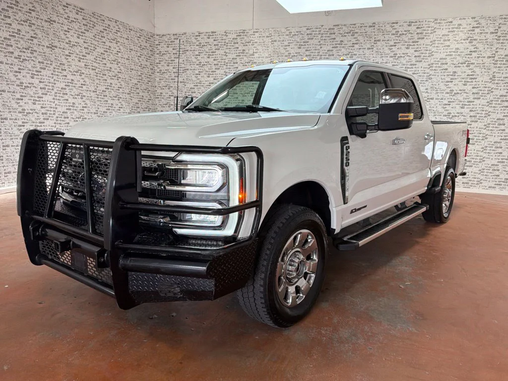 Used 2024 Oxford White Ford Lariat image 3
