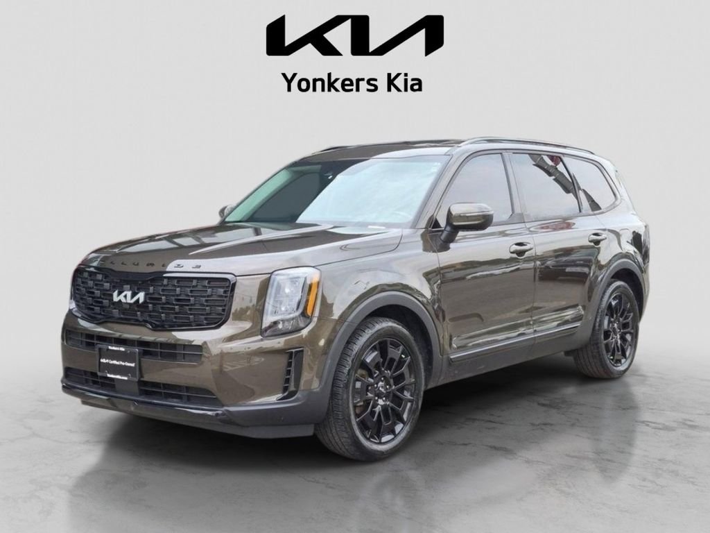 Certified Used 2022 Green Kia EX image 2