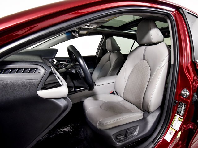Used 2018 Red Toyota XSE V6 image 4