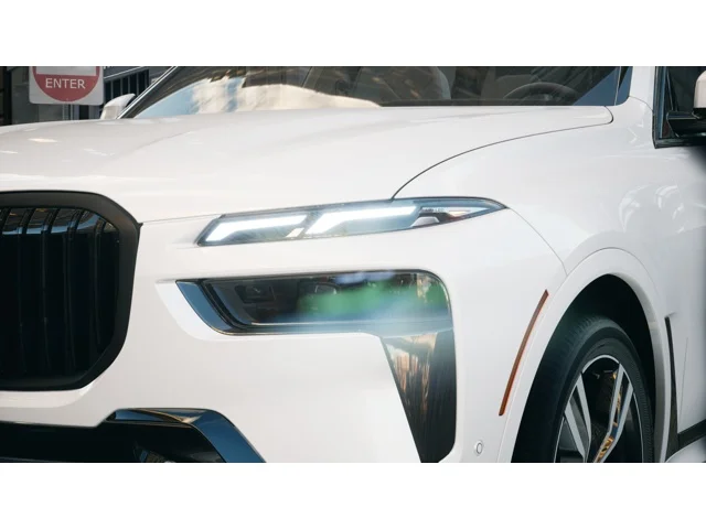 New 2027 Mineral White Metallic BMW xDrive40i image 6