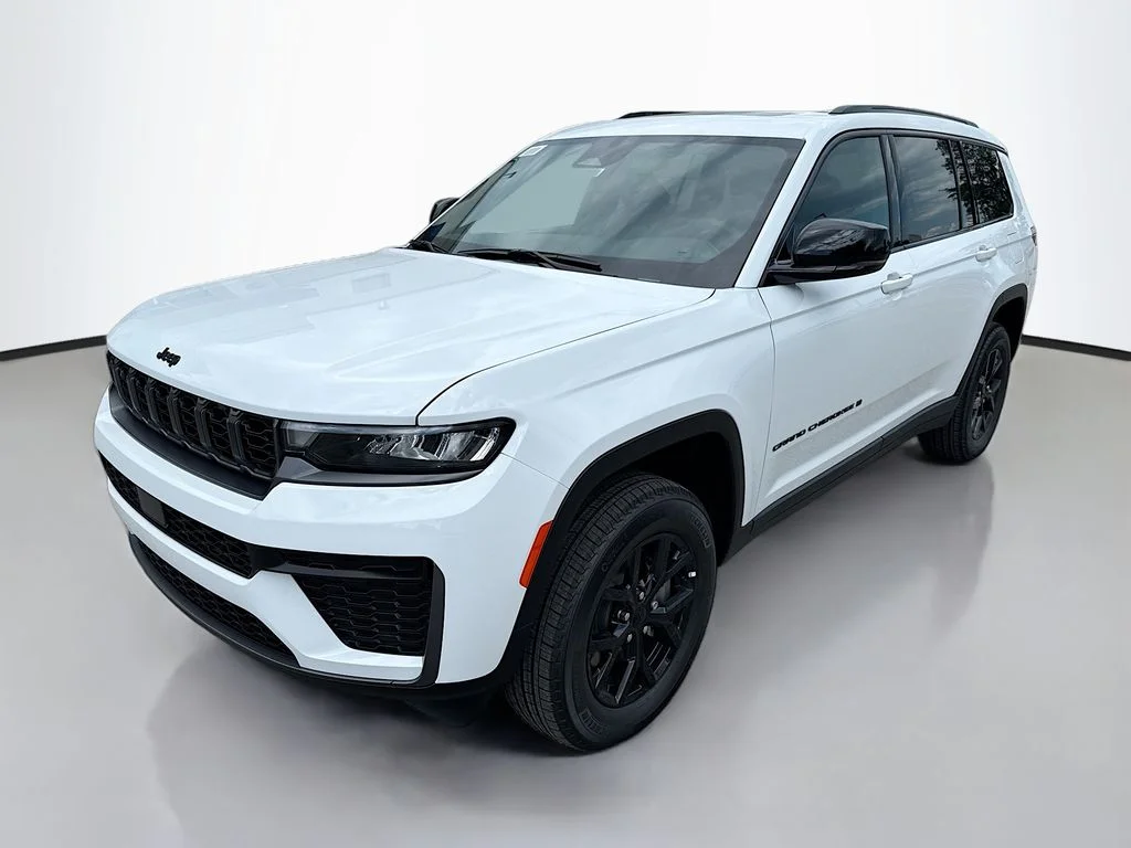 New 2026 Bright White Clearcoat Jeep Laredo Altitude image 8