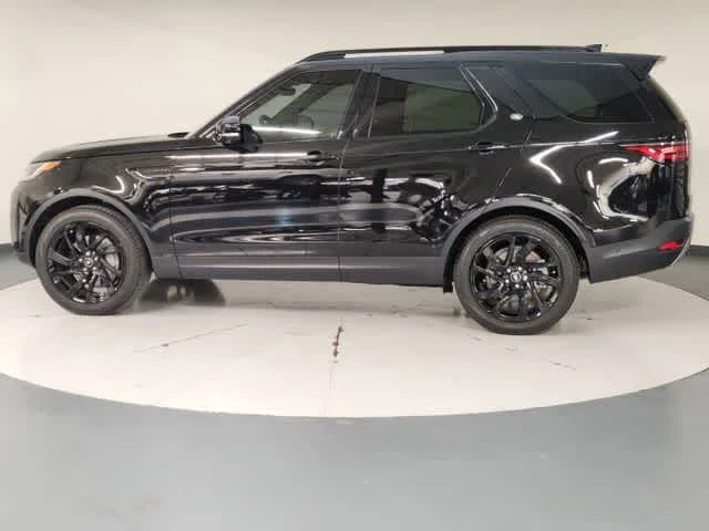 Used 2025 Santorini Black Metallic Land Rover S image 5