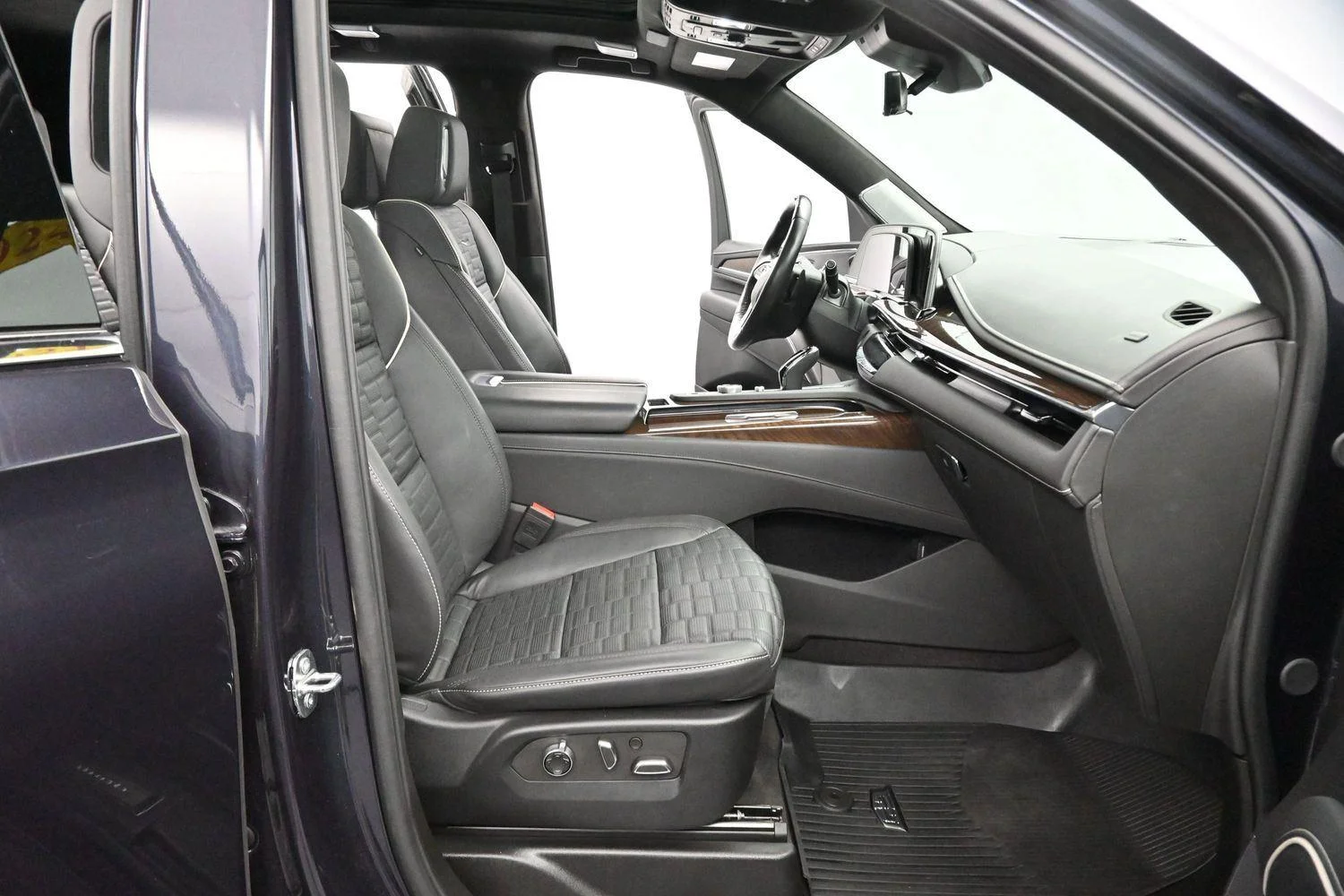 Used 2024 Galactic Gray Metallic Cadillac Premium Luxury Platinum image 36