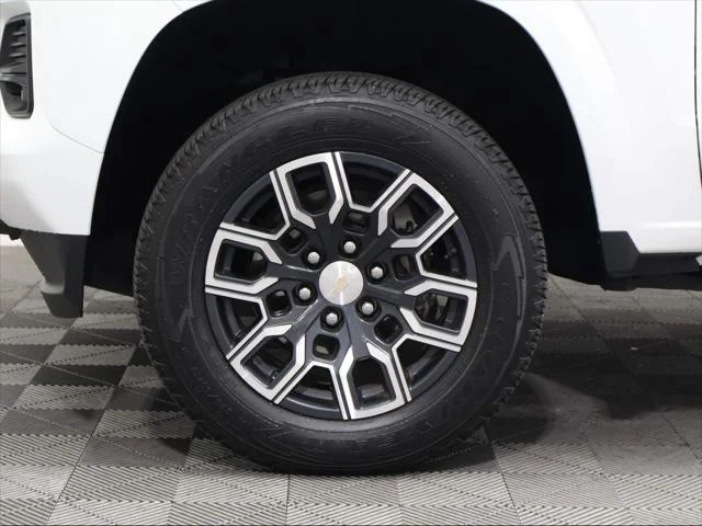 Used 2024 Summit White Chevrolet LT image 6