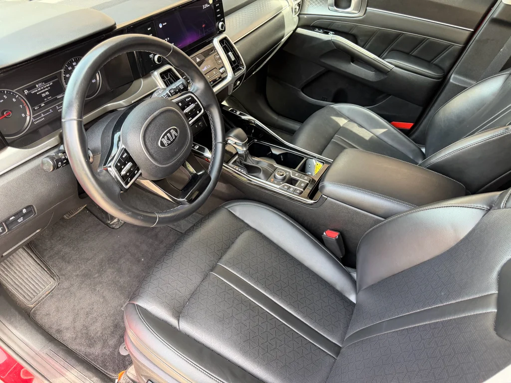 Used 2021 Passion Red Tintcoat Kia SX image 11