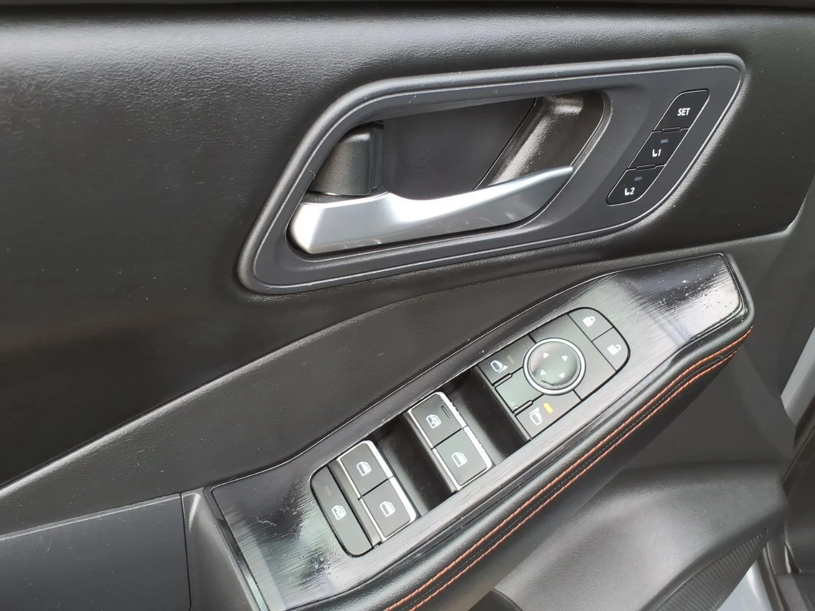 Used 2025 Boulder Gray Pearl Nissan Rock Creek image 11