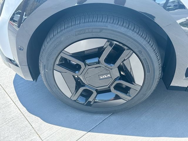 New 2026 Glacial White Pearl / Black Ro Kia GT-Line AWD image 34