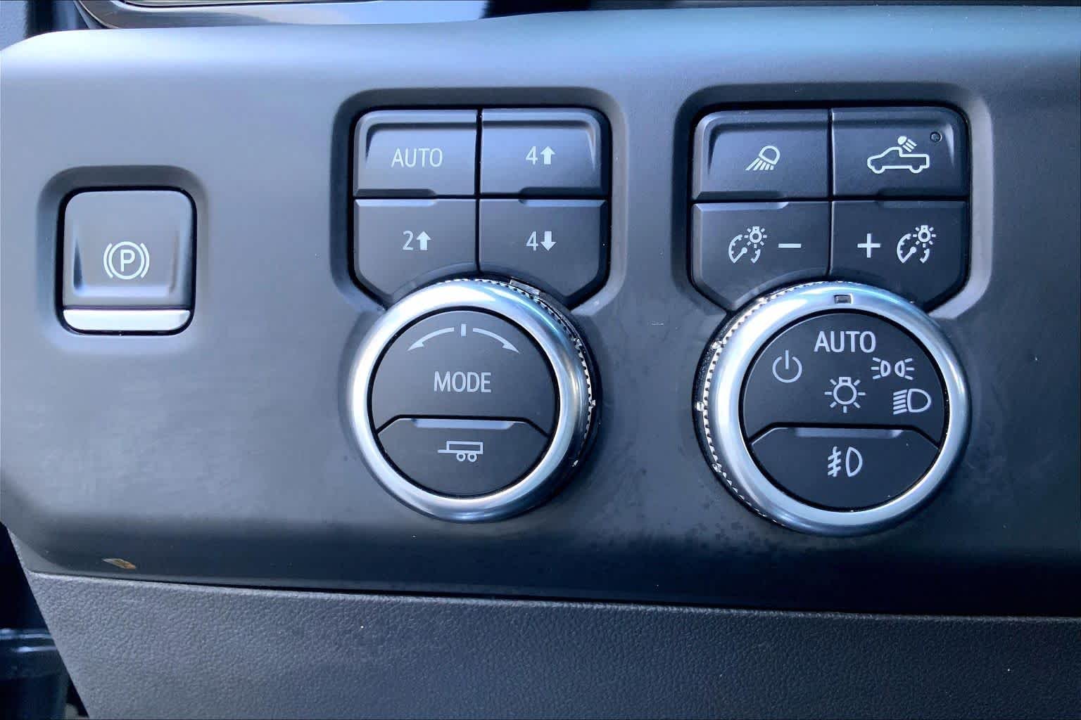 Used 2025 Onyx Black GMC AT4 image 36