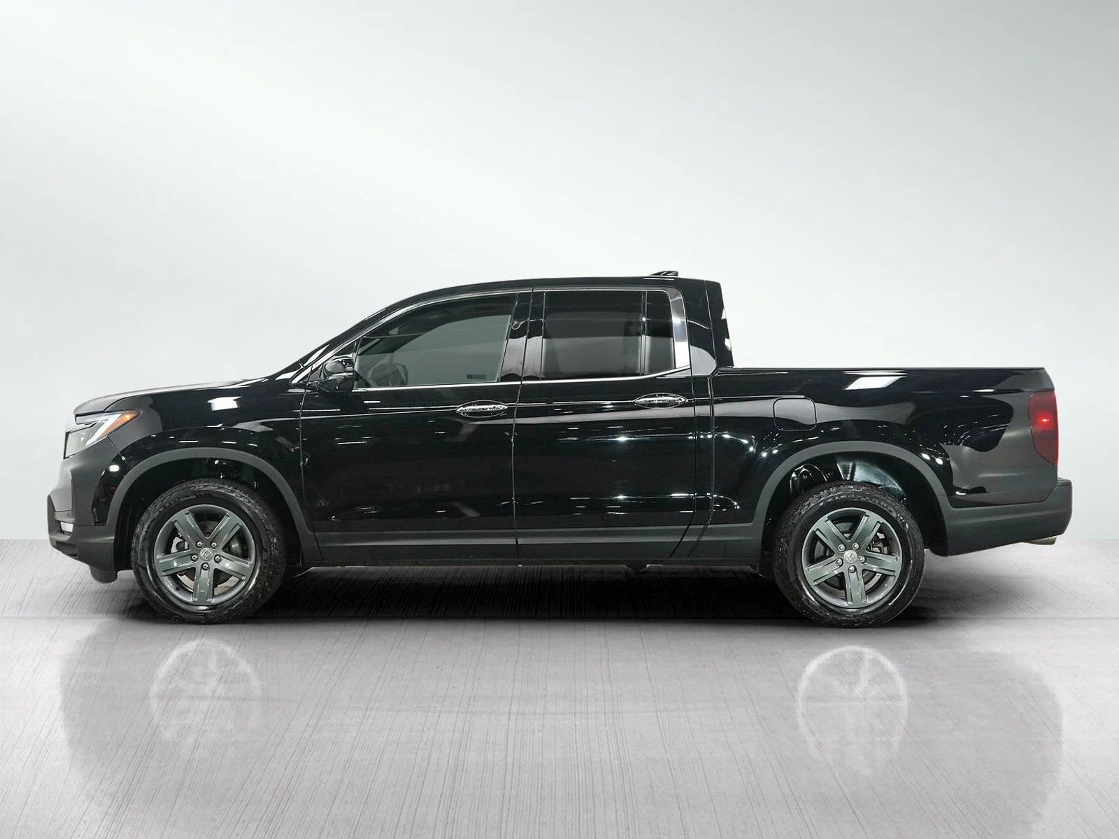 Used 2023 Honda Ridgeline RTL-E with VIN 5FPYK3F75PB058160 for sale in Burnsville, Minnesota