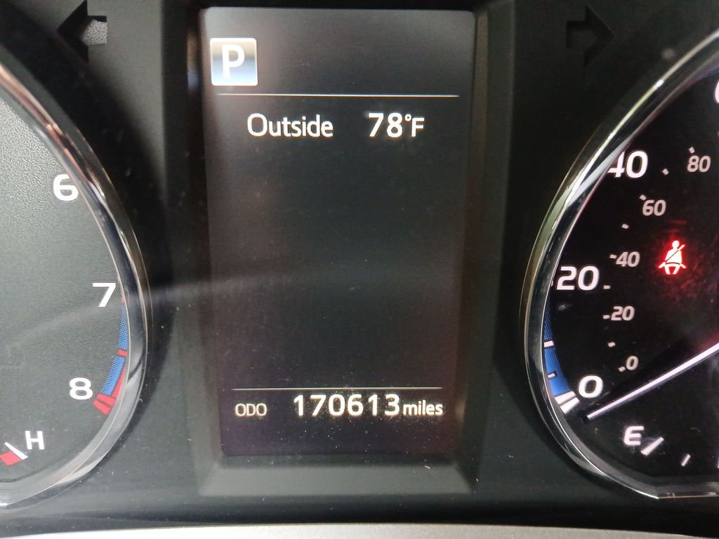 Used 2016 Black Toyota XLE image 18