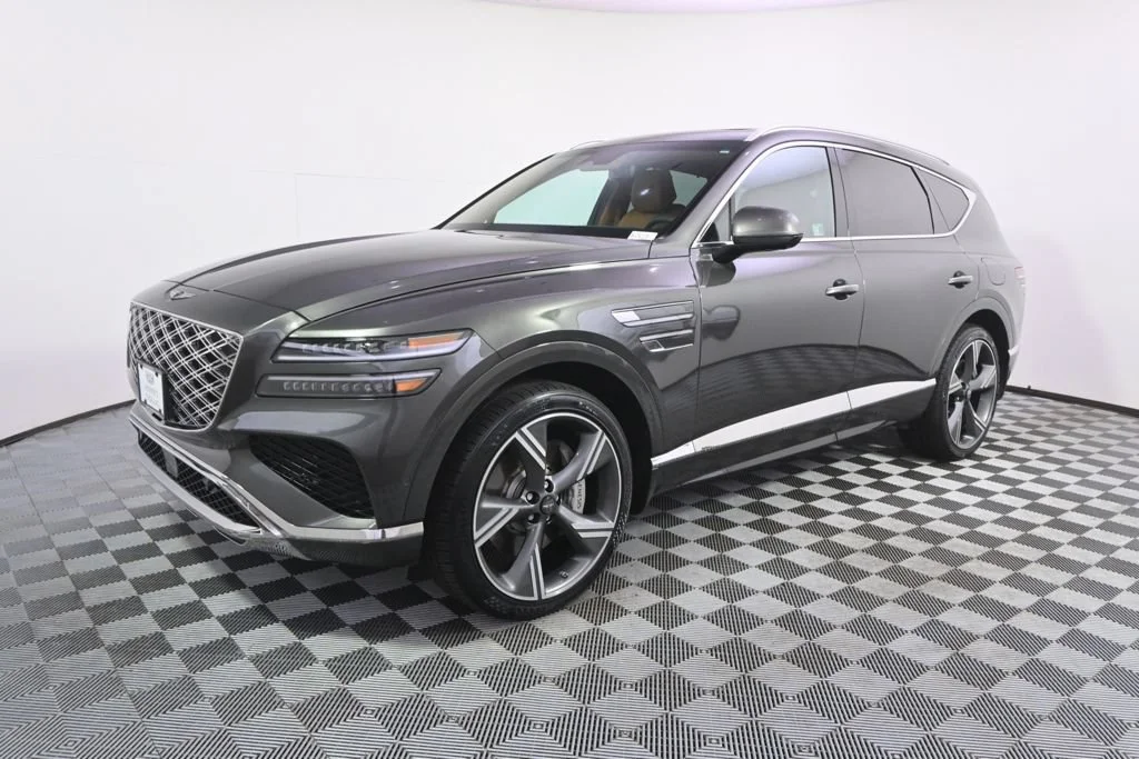 Used 2025  Genesis 3.5T Prestige image 2