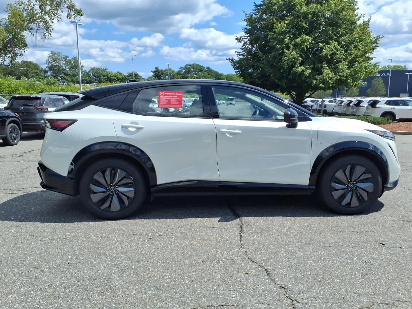 Certified Used 2024 Everest White Pearl Tricoat/Black Diamond Pearl Nissan ENGAGE+ image 4