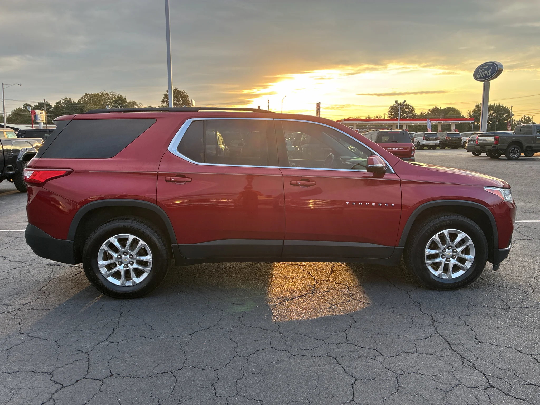 Used 2019 Cajun Red Tintcoat Chevrolet LT Cloth image 4