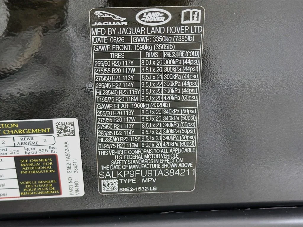 New 2026 Santorini Black Land Rover SE image 34