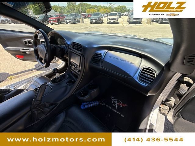 Used 2000 Sebring Silver Metallic Chevrolet 2dr Convertible image 25