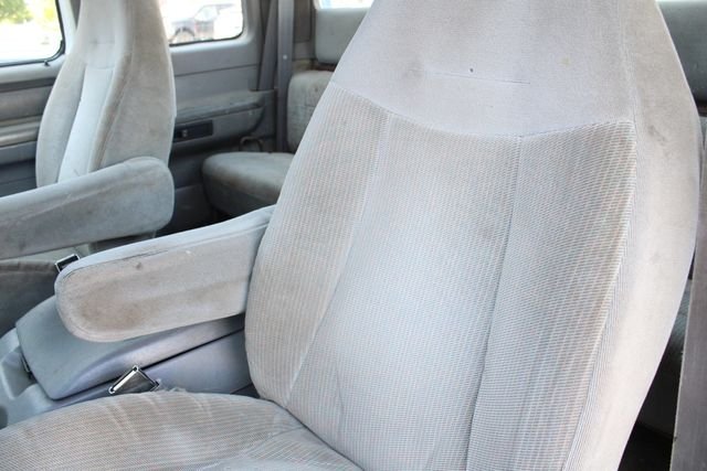 Used 1996 White Ford XL image 3