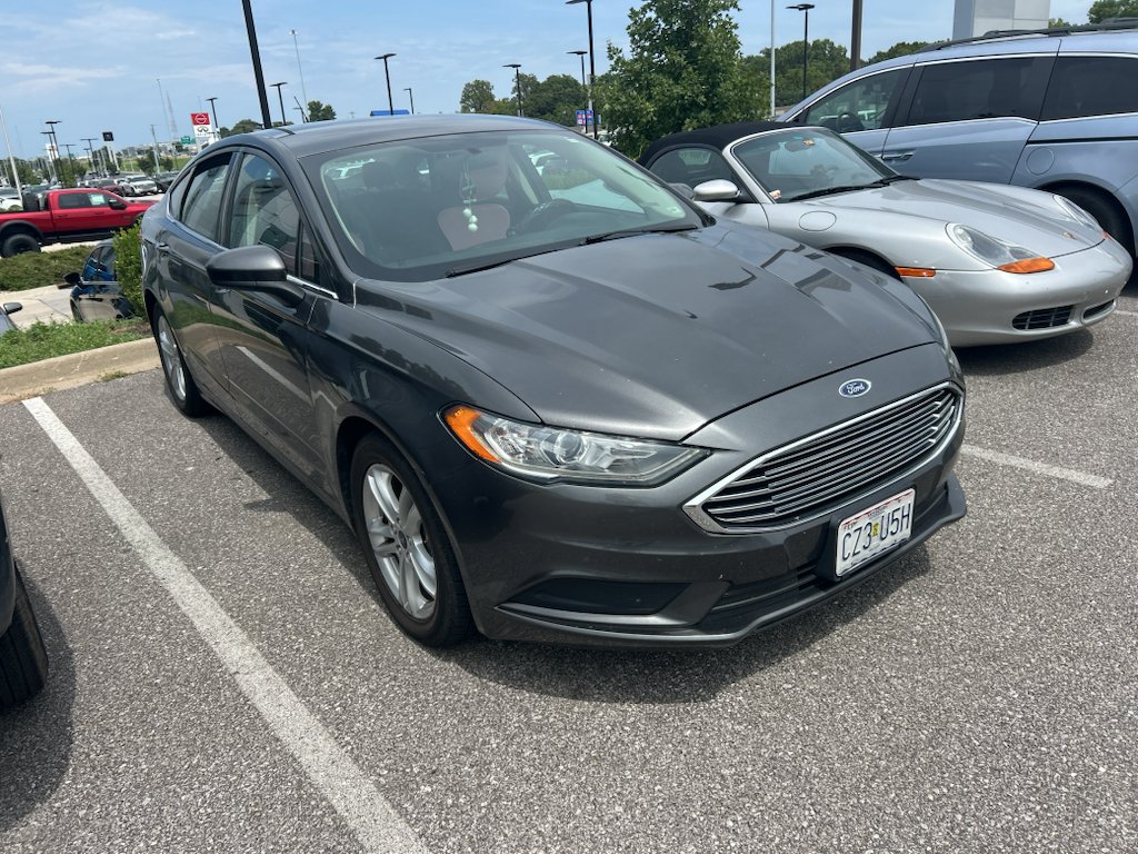 Used 2018 Magnetic Metallic Ford SE image 7