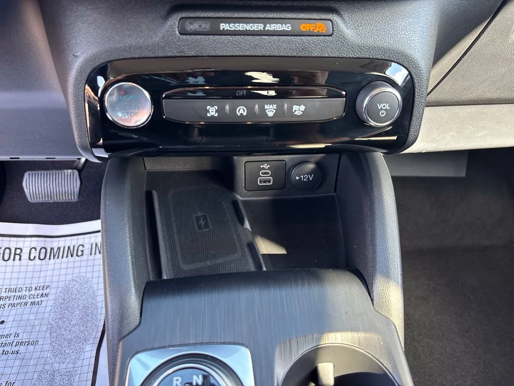Used 2025 Black Ford Platinum image 20