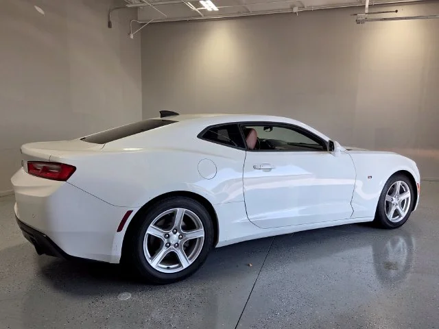 Used 2016 White Chevrolet 2LT image 7