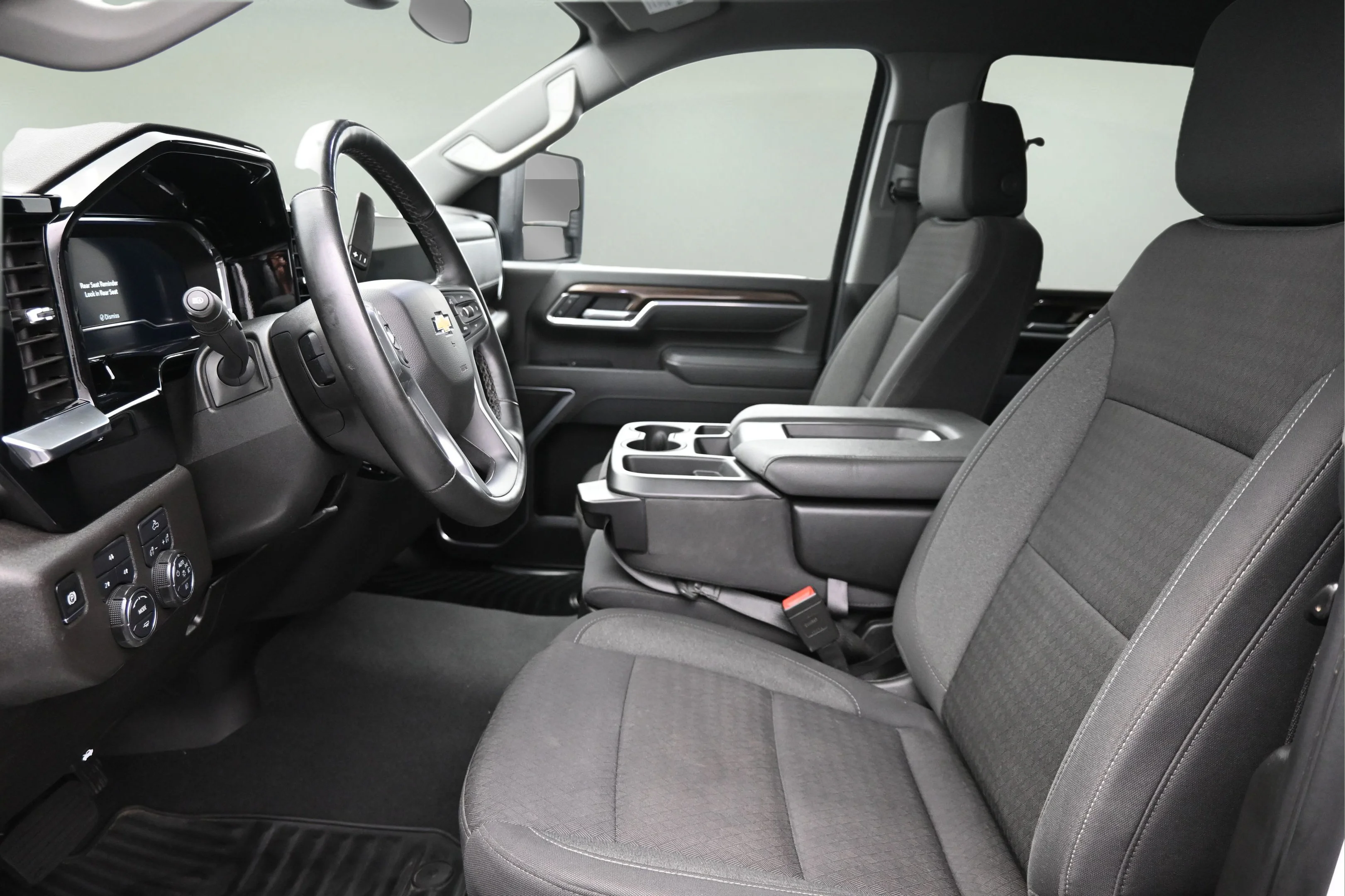 Used 2025 Summit White Chevrolet LT image 17