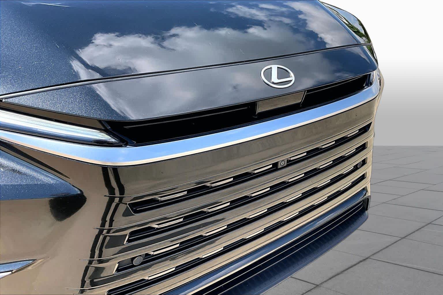 Certified Used 2025 CAVIAR Lexus Premium image 30