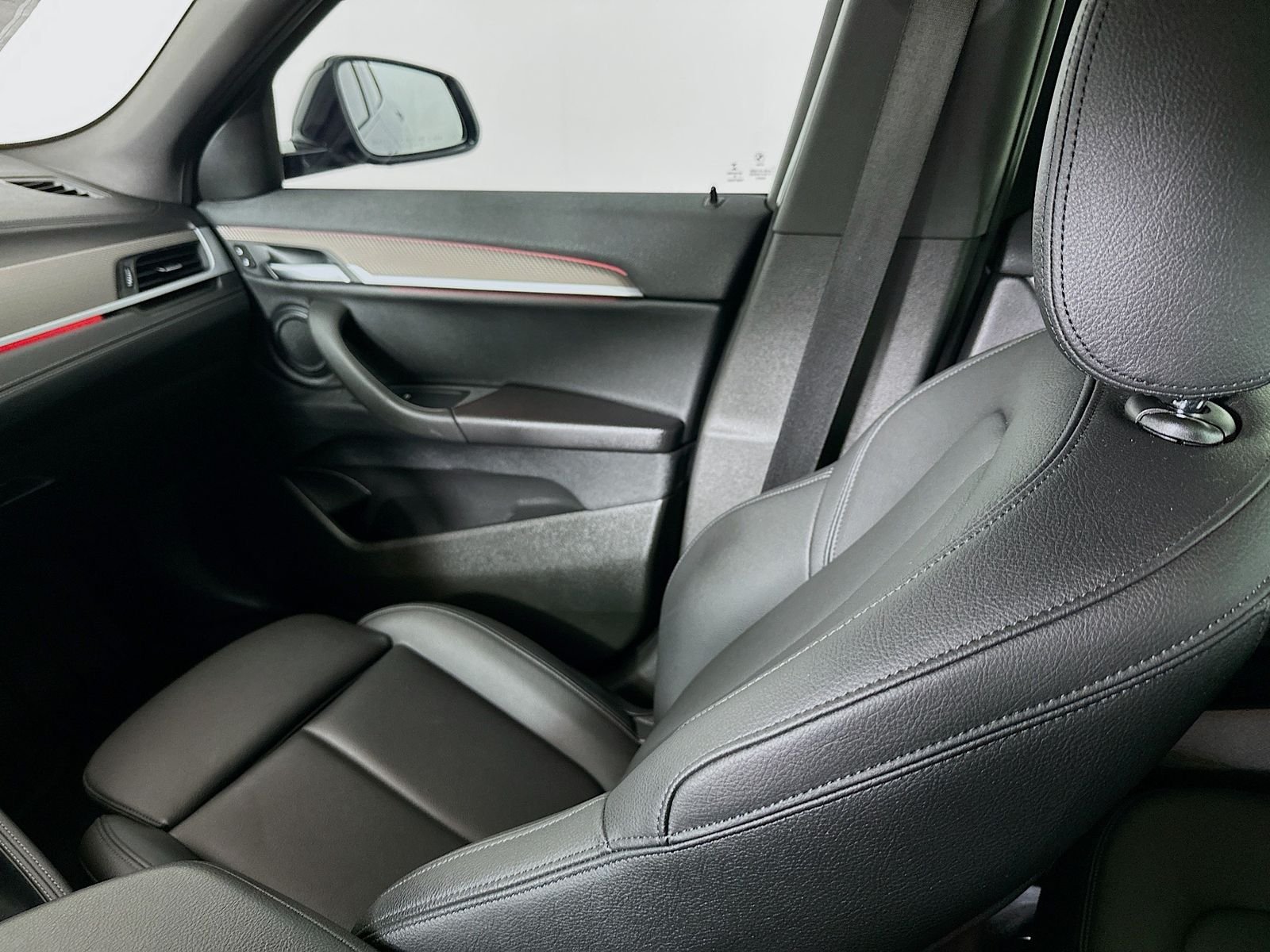 Used 2022 Mineral Grey Metallic BMW M35i image 23
