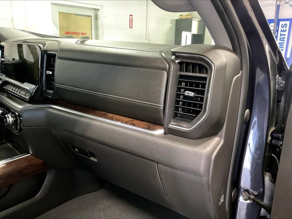 Used 2023 Silver GMC SLT image 13