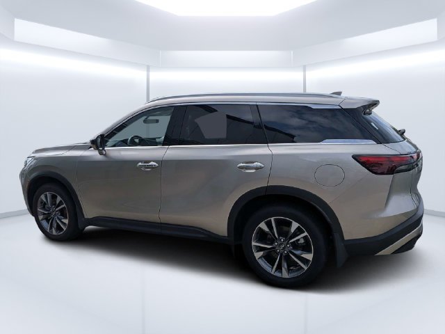 Used 2025 Silver INFINITI LUXE image 5