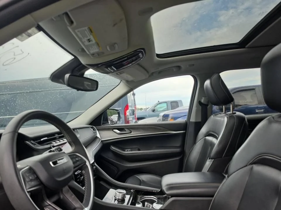 Used 2023 White Jeep Limited image 7