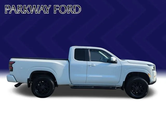 Used 2022 White Nissan SV image 6
