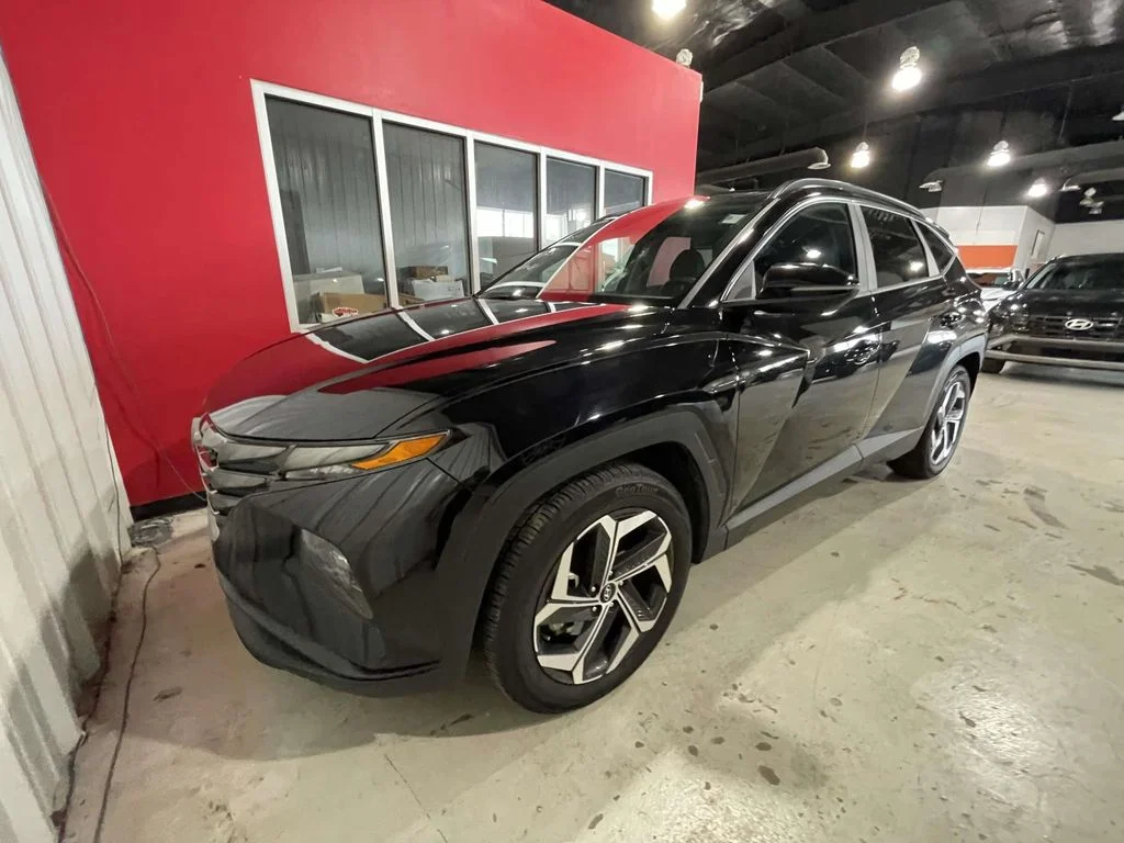 Used 2022 Black Hyundai SEL image 2
