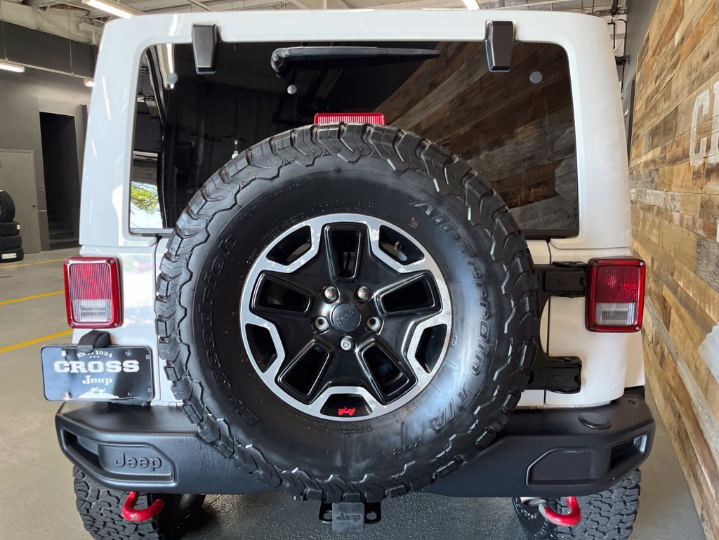Used 2017 Bright White Clearcoat Jeep Rubicon image 21