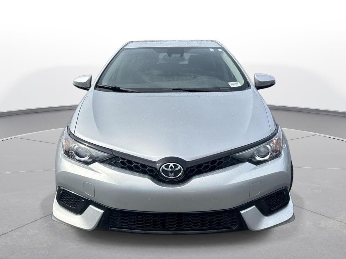 Used 2017 Classic Silver Metallic Toyota Base image 3