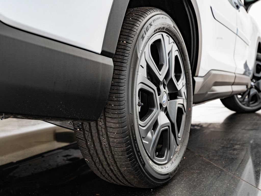 Used 2025 Ice Silver Metallic Subaru Onyx Edition image 48