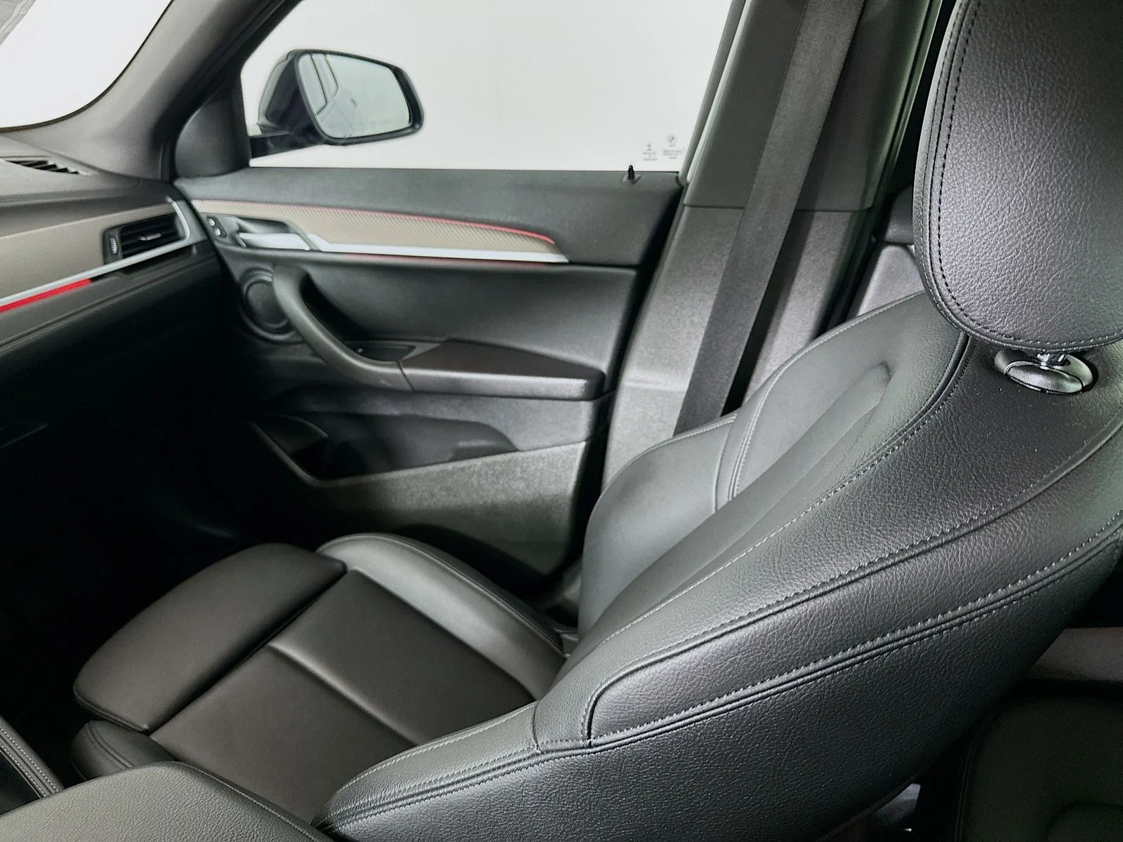 Used 2022 Mineral Grey Metallic BMW M35i image 23