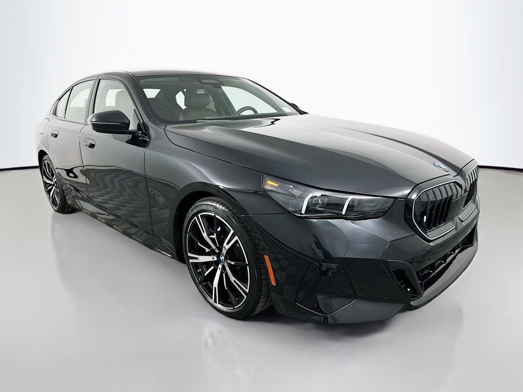 New 2027 BMW 5 Series 550e xDrive 4D Sedan in Austin #CY25032
