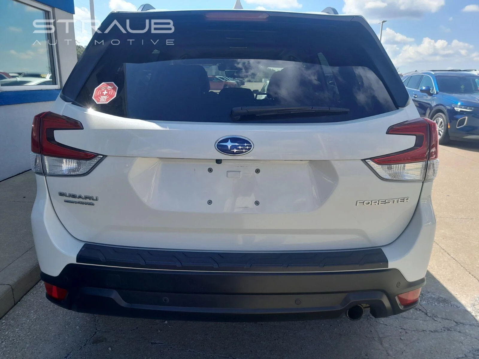 Used 2019 Crystal White Pearl Subaru Limited image 6