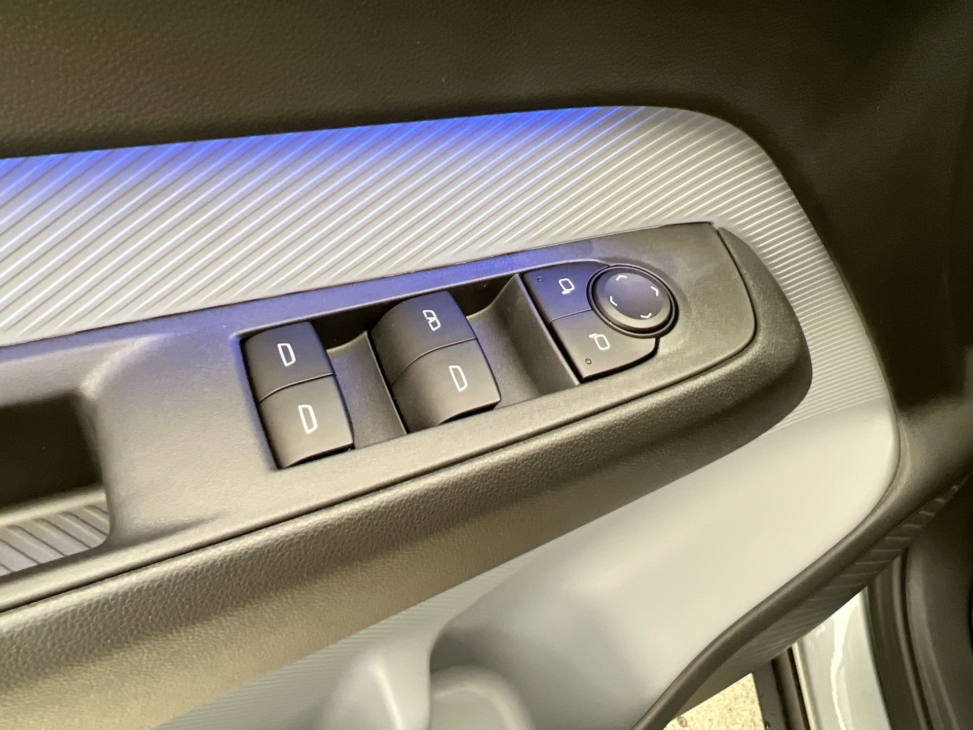 2027 Chevrolet Bolt RS - Photo 65