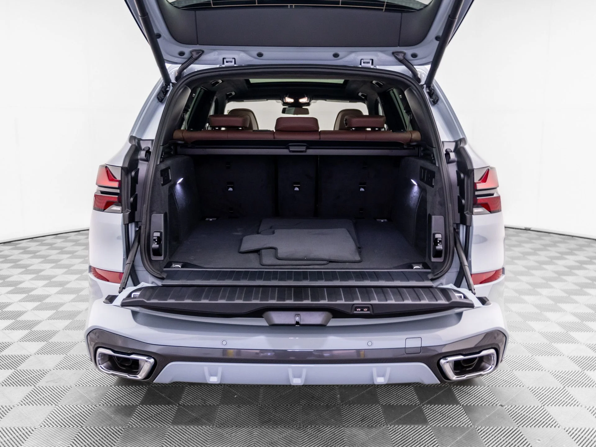 New 2026 Gray BMW xDrive40i image 28