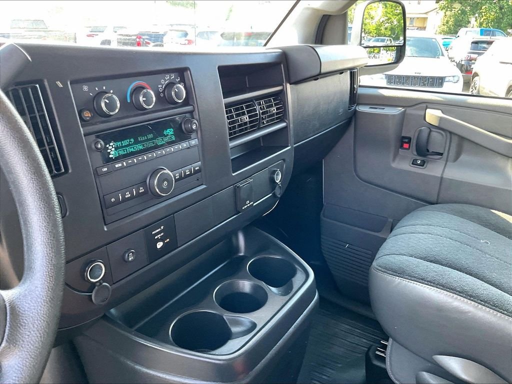Used 2025 White GMC Work Van image 25