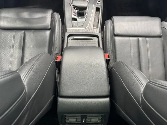 Used 2020 Black Metallic Audi 55 Premium Plus image 37