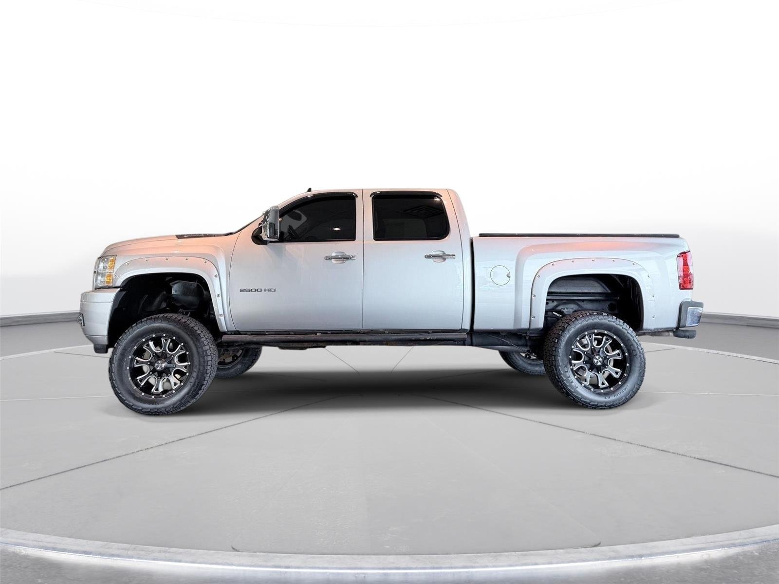 Used 2014 Silver Ice Metallic Chevrolet LTZ image 17
