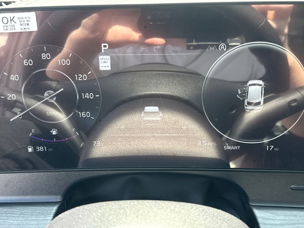 Used 2025 Black Kia X-Pro Prestige image 27