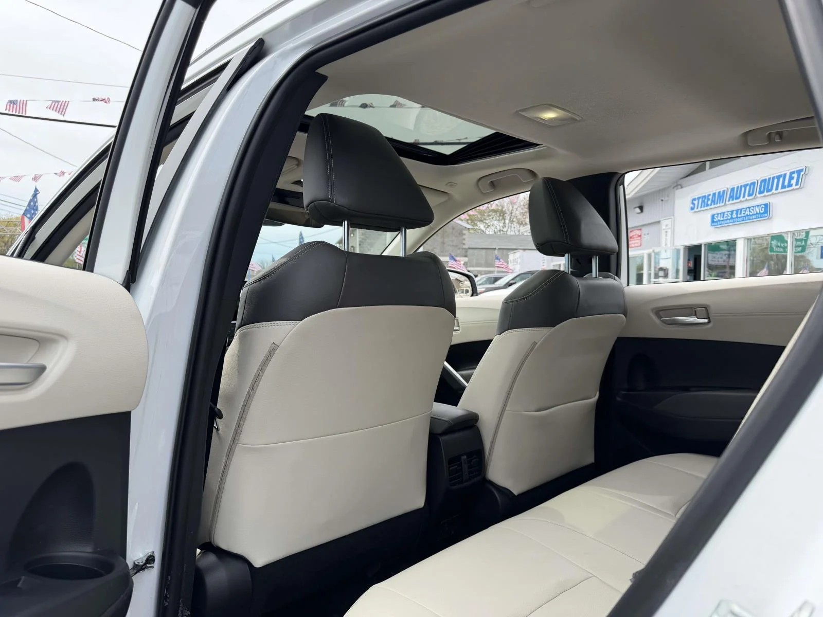2023 Toyota Corolla Cross XLE - Photo 18