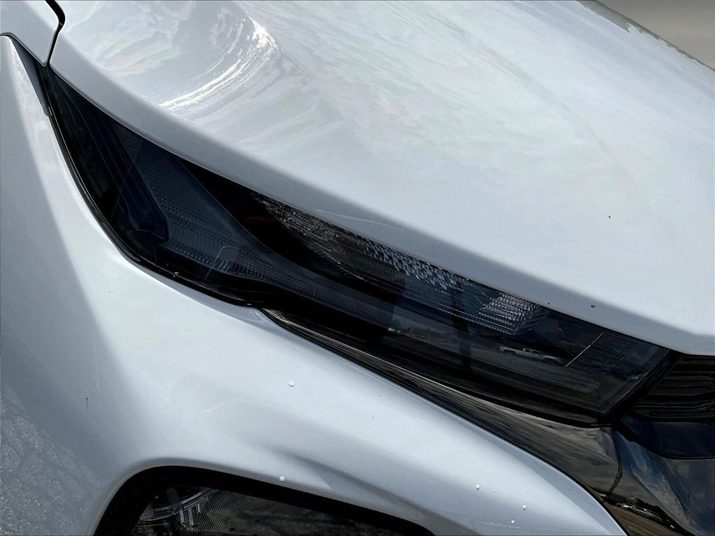 Used 2021 White Chevrolet RS image 33