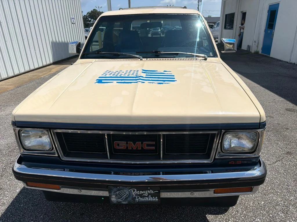 Used 1989 Blue GMC Base image 2