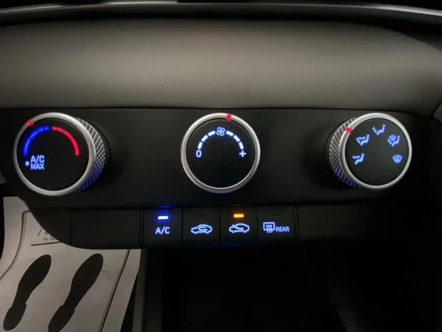 Used 2025 Blue Hyundai SE image 18